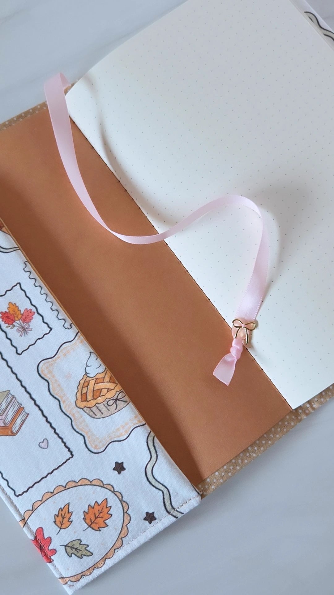 Coquette Cozy Fall  (adjustable book cover & pouch set)
