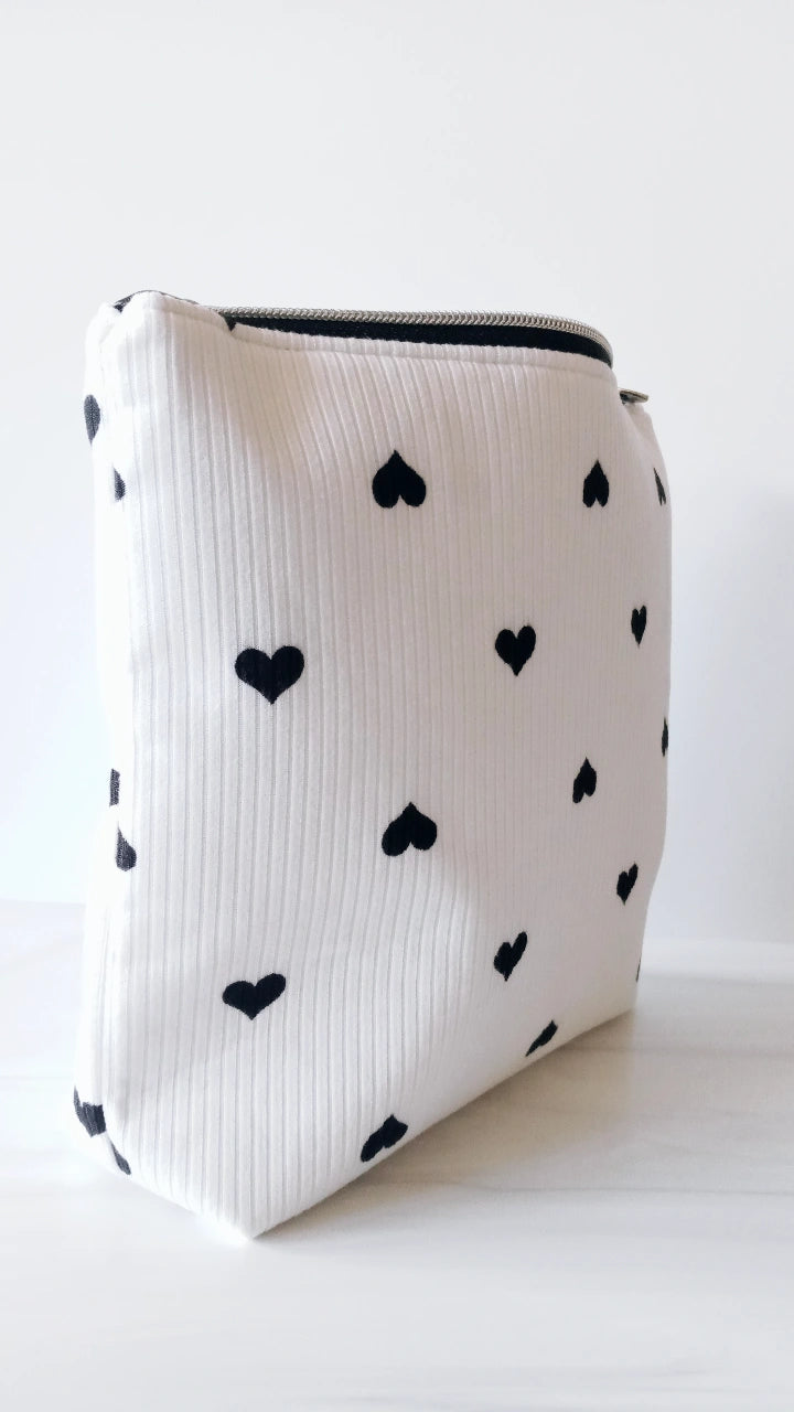 Deck of Hearts Pouch