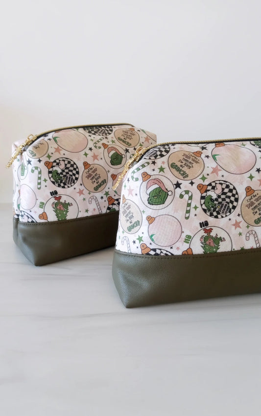 100% That Grinch Zip Pouch