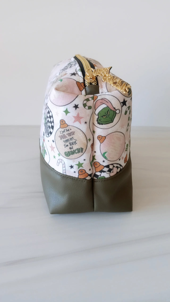 100% That Grinch Zip Pouch